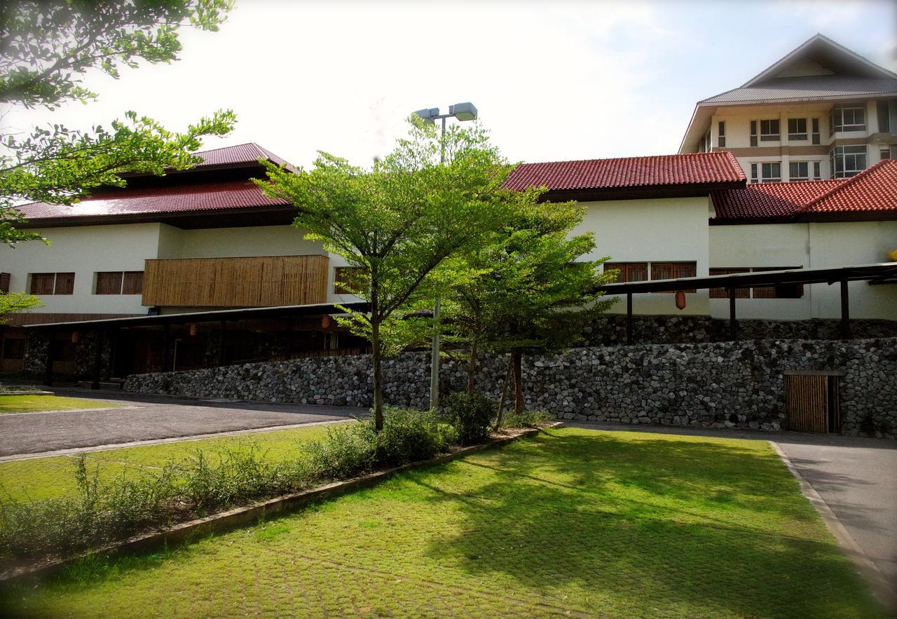 J Park Hotel - Sha Extra Plus Chonburi Exterior foto
